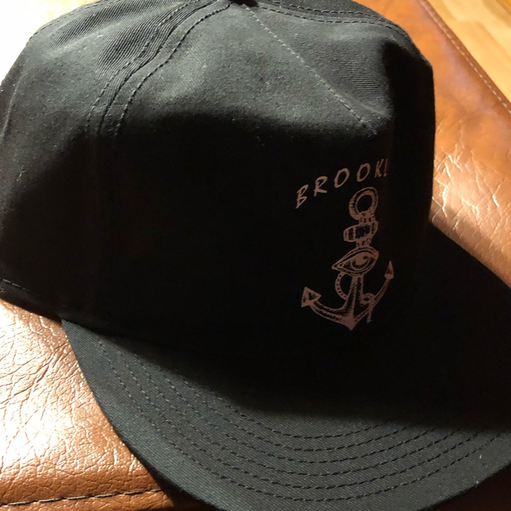 Cotton flat-bill cap